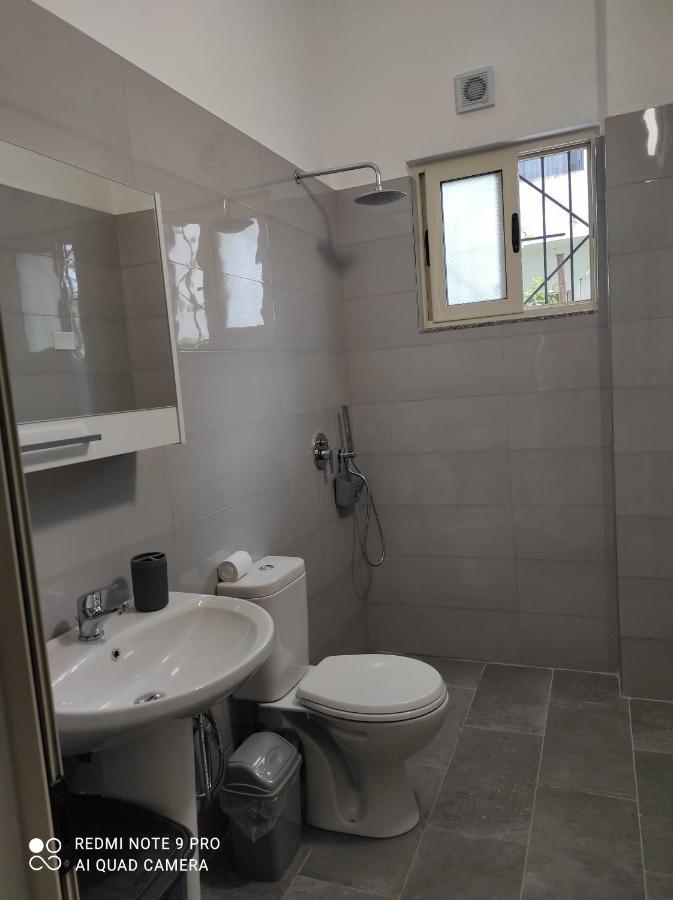 Edlira Apartments Durres Bagian luar foto