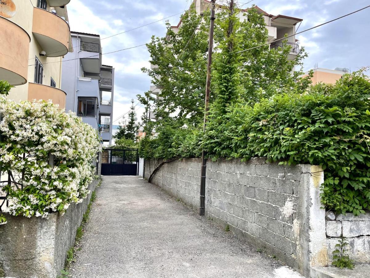 Edlira Apartments Durres Bagian luar foto