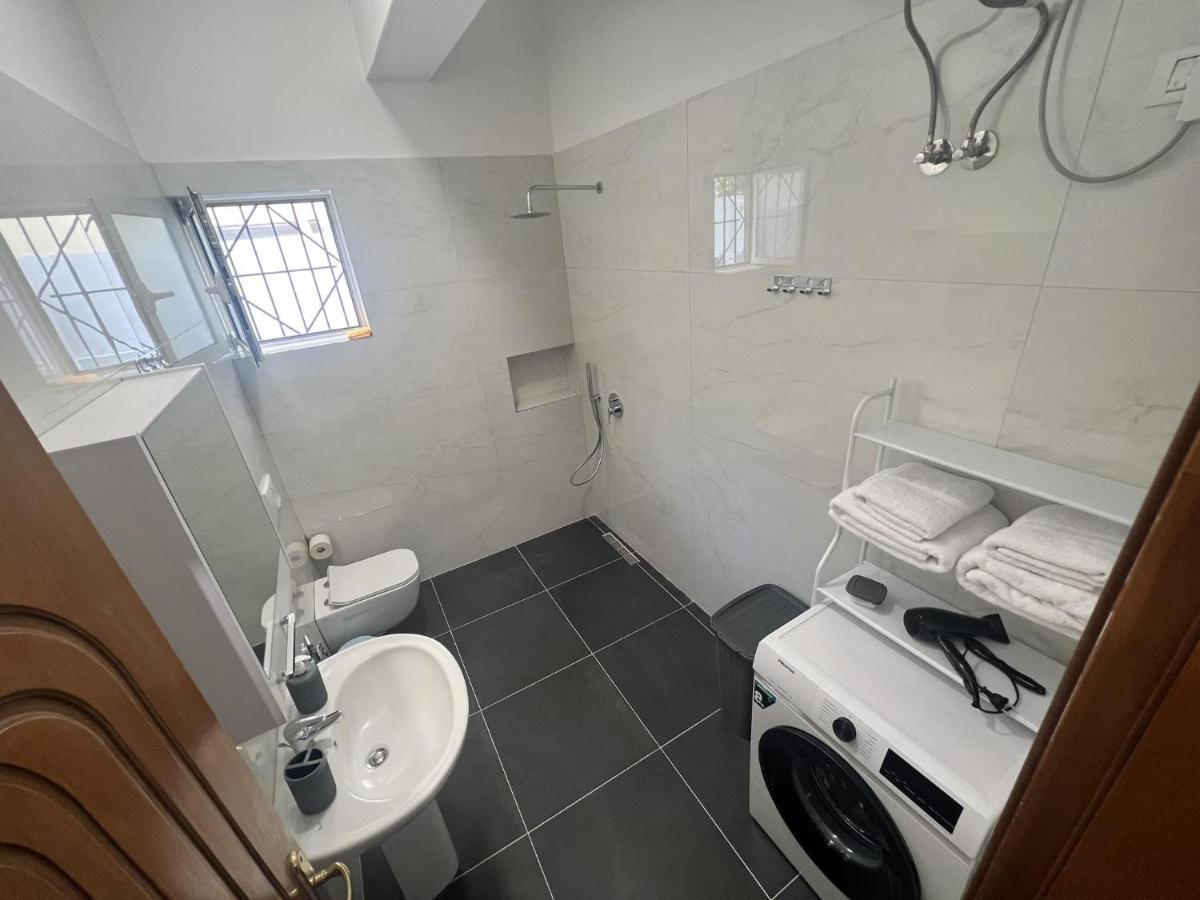 Edlira Apartments Durres Bagian luar foto
